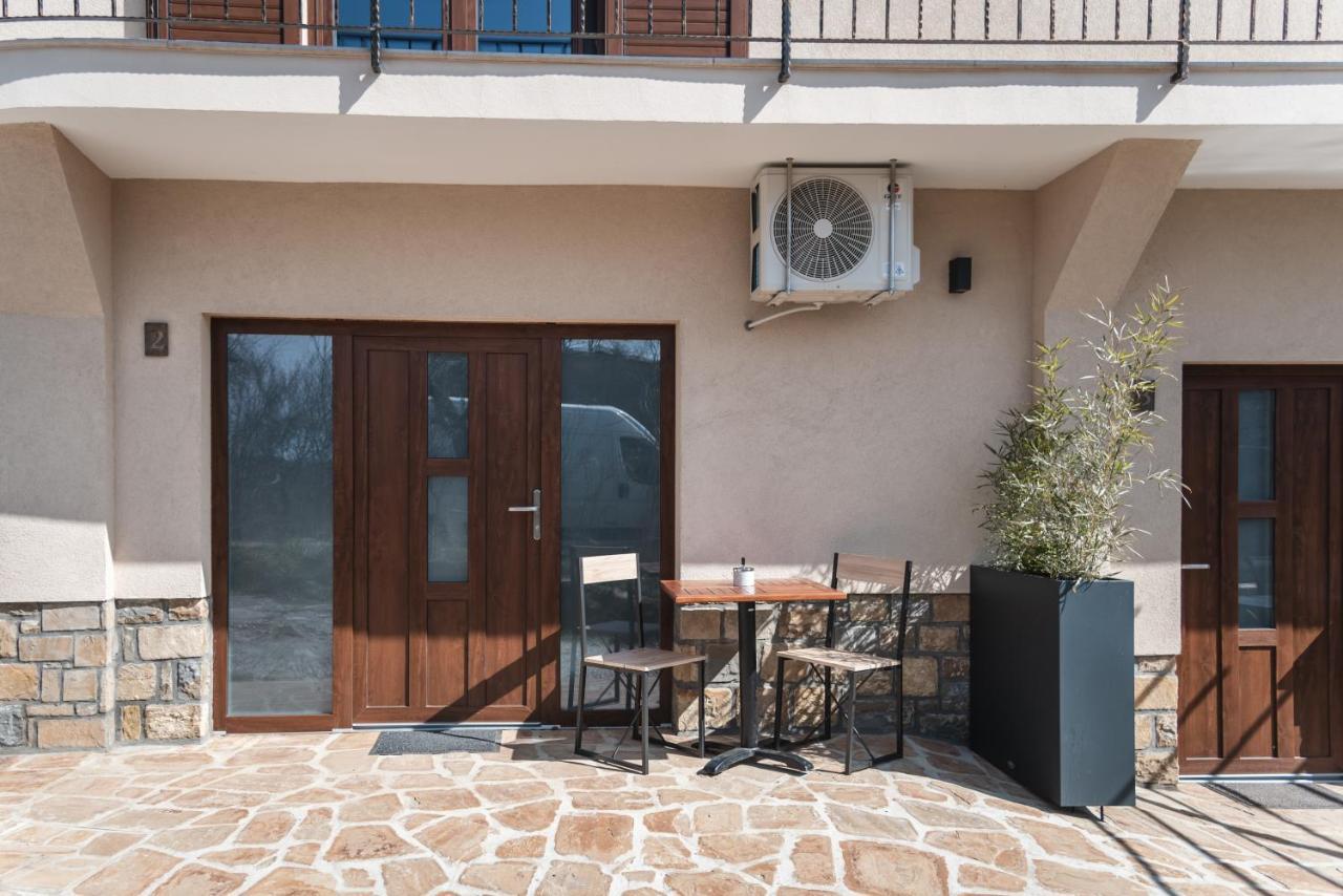 Hisa Kapis With Hot Tube Apartment โคเปร์ ภายนอก รูปภาพ